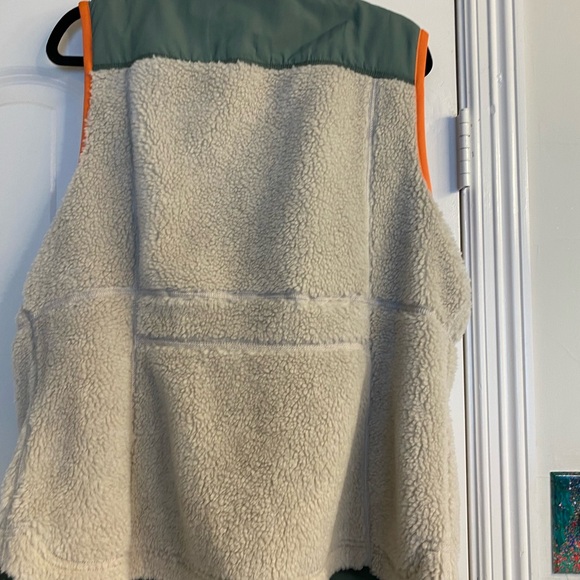 NWT LL Bean Women's Bean's Sherpa Fleece Vest XL - Picture 5 of 7